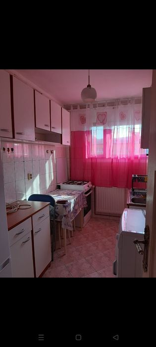 Închiriez apartament 2 camere in zona Astra