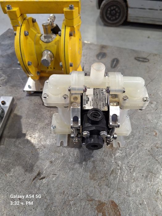 Мембранна  помпа