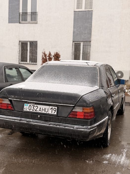 Mersedes e200-124кузов 2 плита мотор инжектор!!