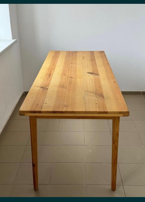 Продам деревянный стол