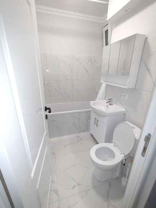 Inchiriez apartament