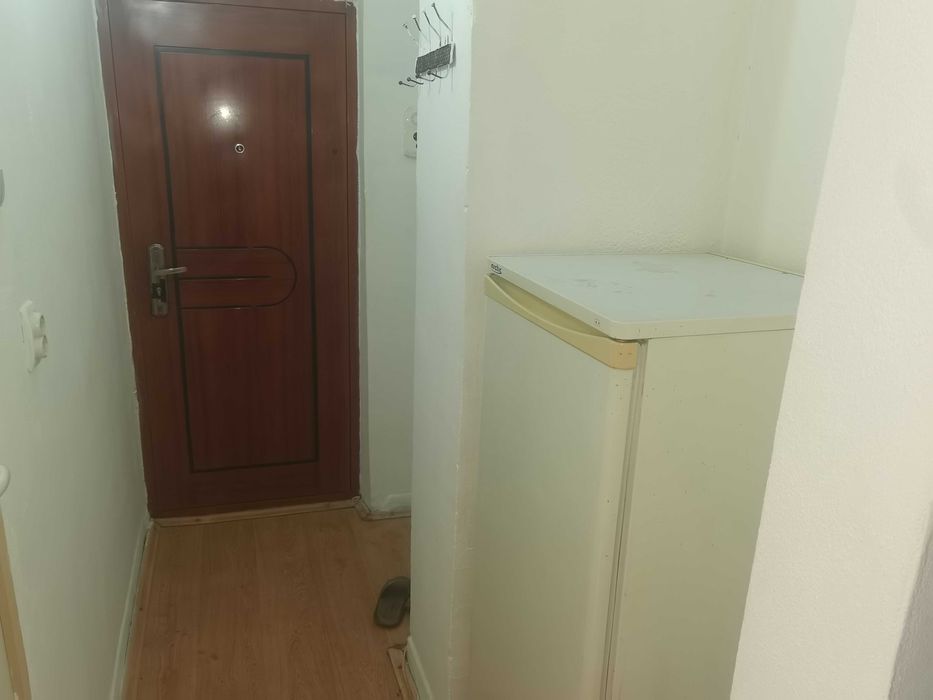 Închiriez garsoniera