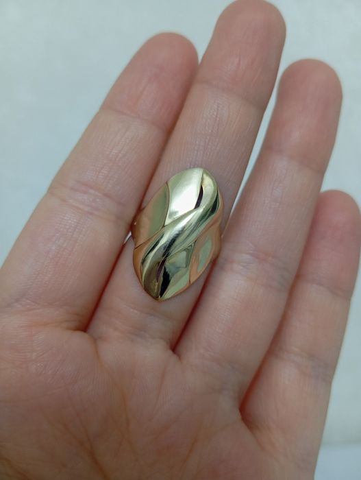 Золотые кольца новые 585 пробы золота