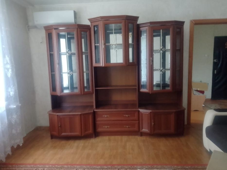 Продам сервант б/у