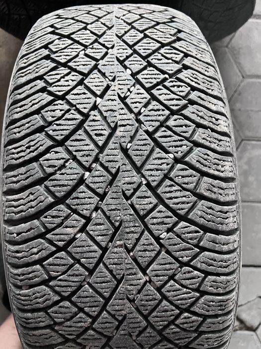 Зимние шины  245/50/18