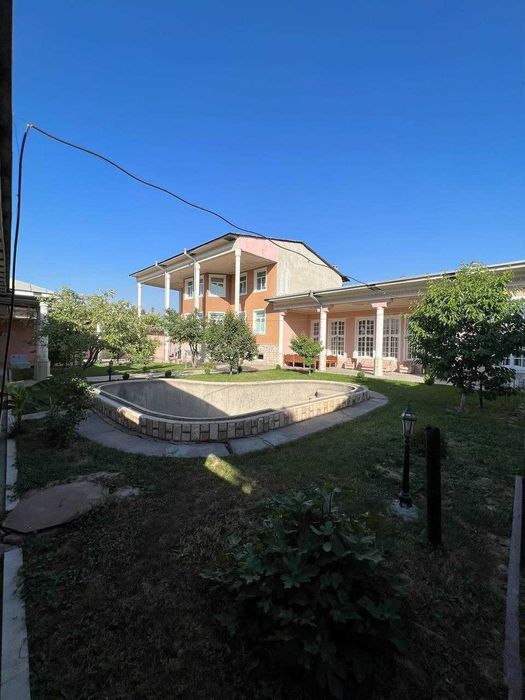 ул.А.Каххара Яккасарай Тухона 10-сот 11-комн 372 м² 2-этажа бассейн