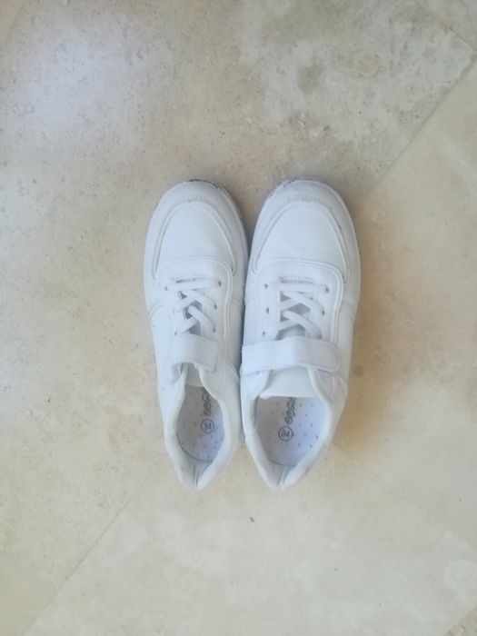 Маратонки номер 34 за момиче