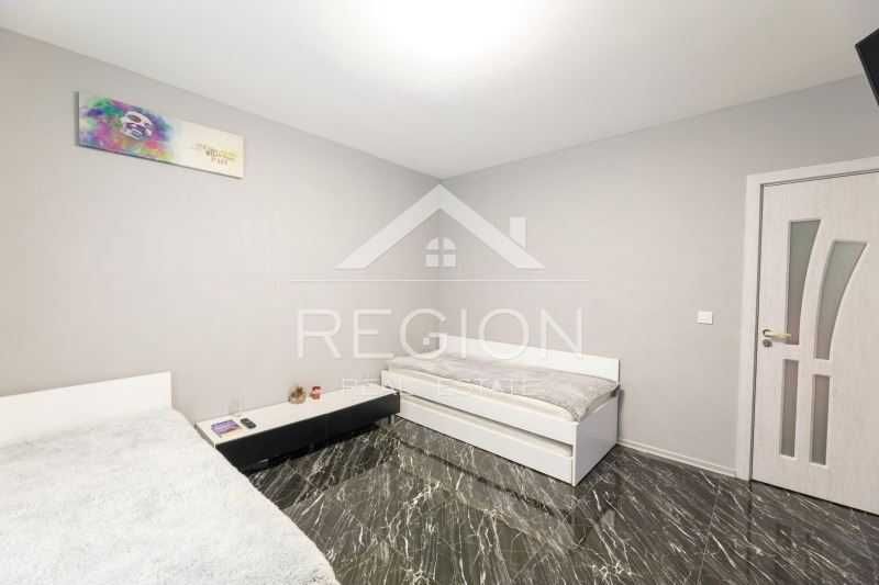 Дава се под наем Двустаен апартамент в Варна, м-т Траката - 56 кв.м за 408 € - Снимка #3