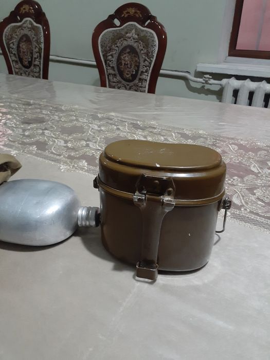 Котелок и фляшка