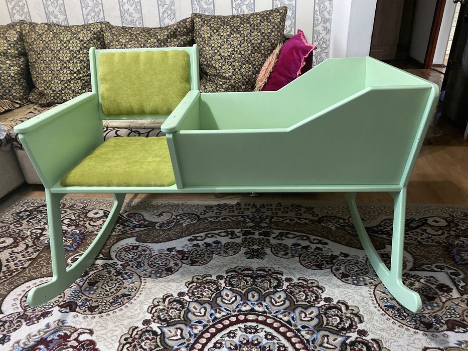 Манеж-качалка