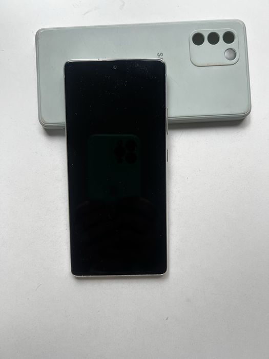 Продам телефон самсунг S 10 lite