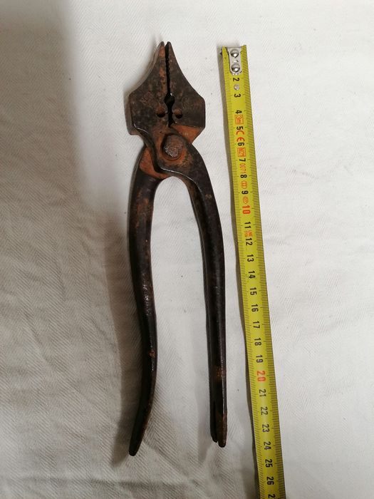 Старинен инструмент