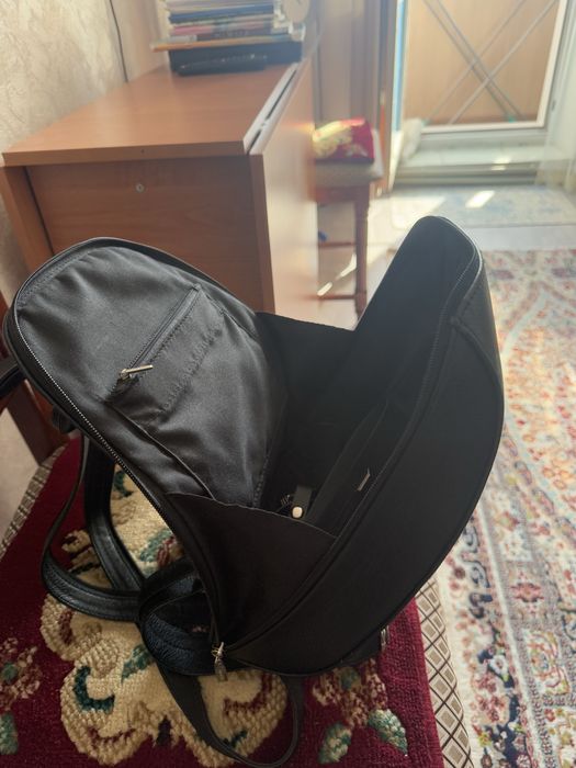 Продам кожаный рюкзак.