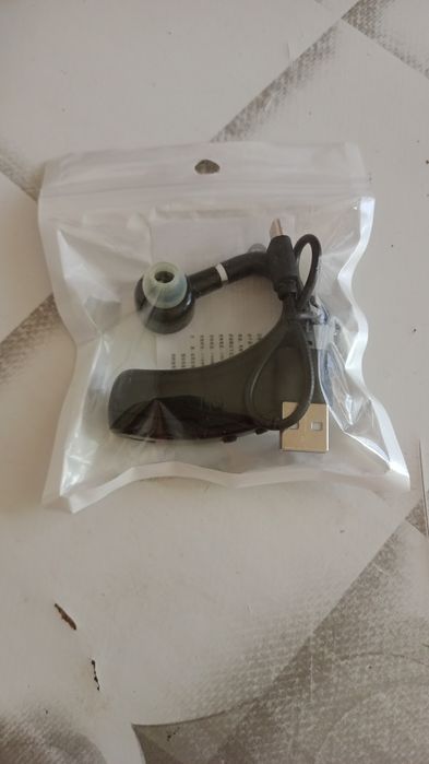 Одно ухи наушники