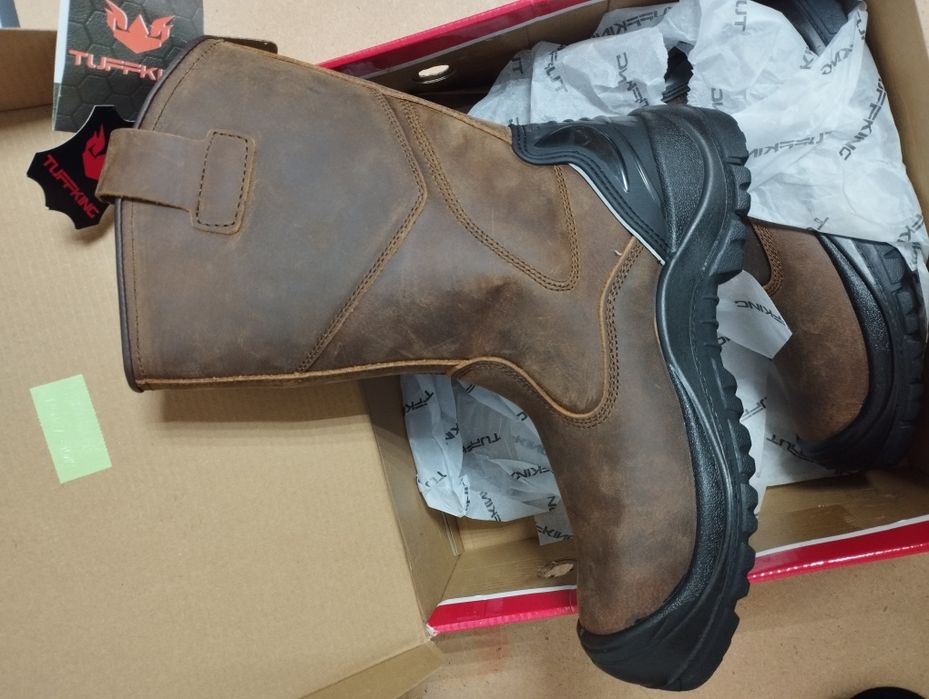 Продам летние сапоги