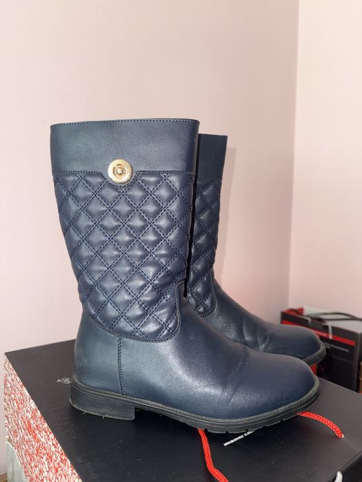 Продам детскую осеннию обувь