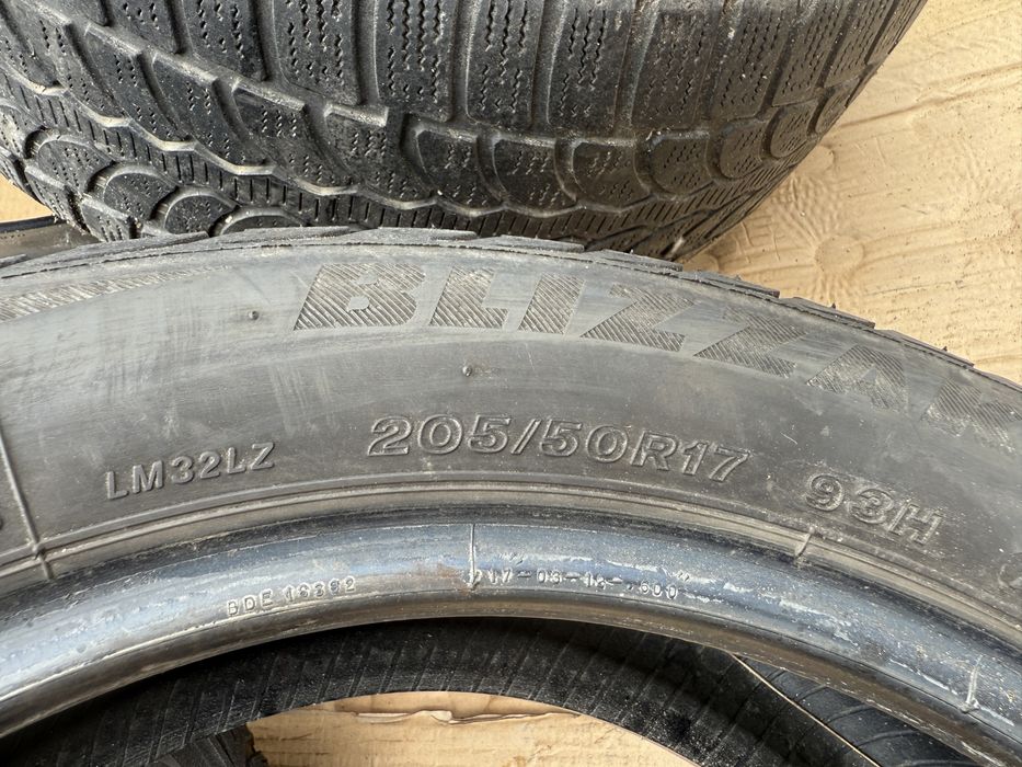 Зимни гуми Bridgestone 205/50 R17 DOT 07/17 6мм