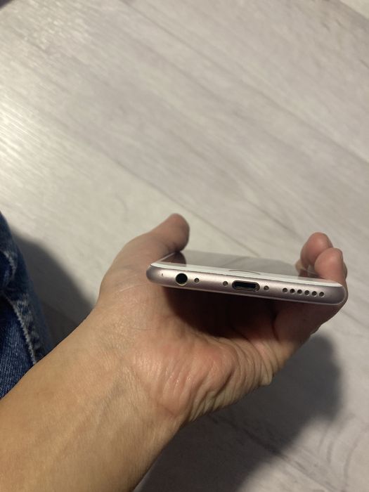 Iphone 6 в идеальном состоянии. 16 мб.