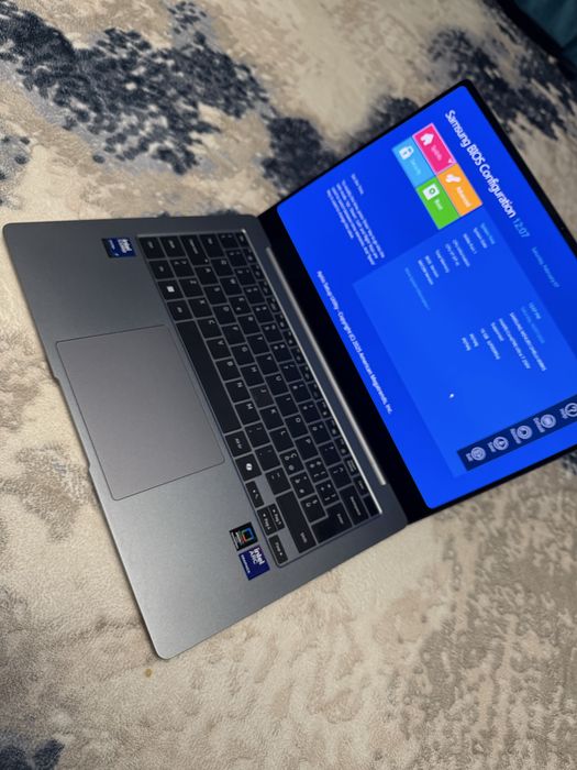 Laptop Samsung Book Pro 5 , Ultra 7/16gb/1TB, Impecabil ca nou.