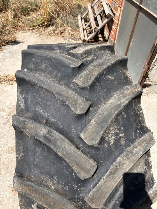 Гуми за трактор.