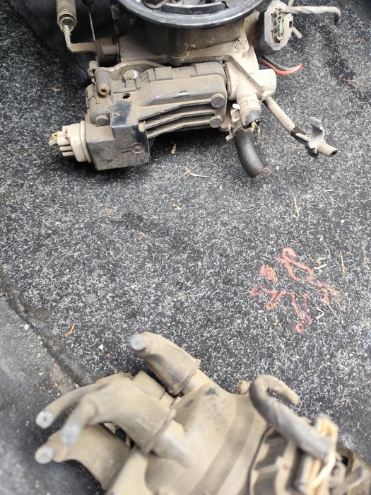 Моноинжекция за suzuki swift 1000 кубик 3 цилиндър от 95до20001 година