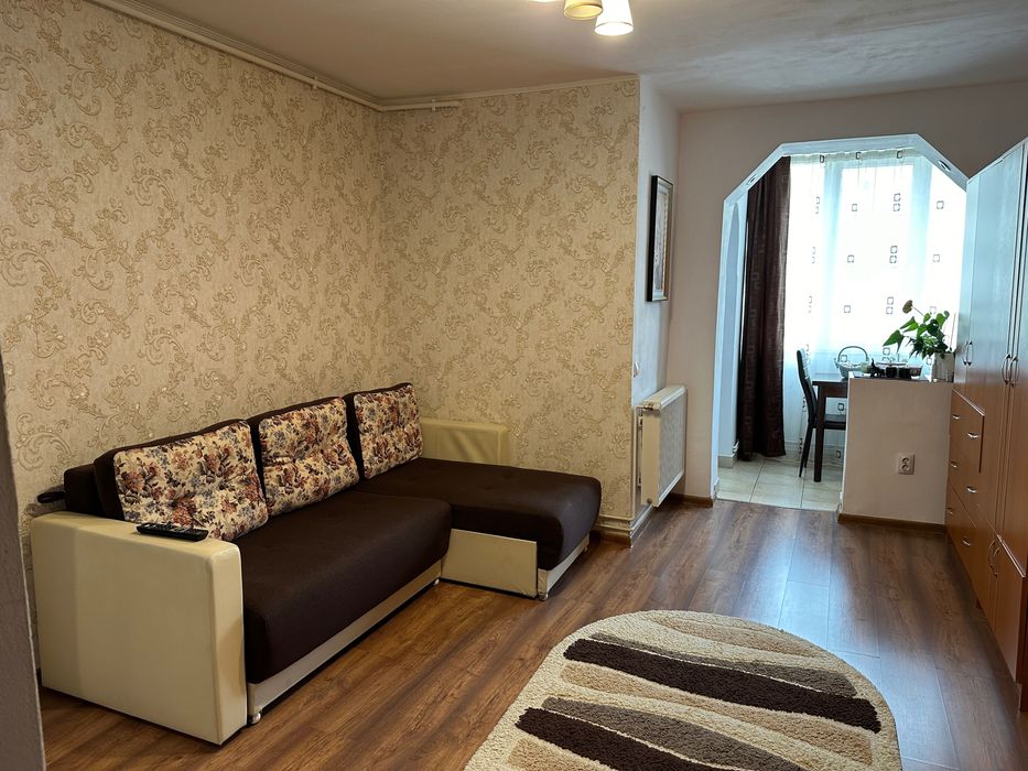 Inchiriez apartament cu doua camere la 5 minute de UMFST/COMISON 0