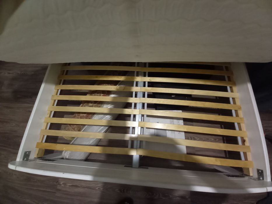 Кровать IKEA 187х207см