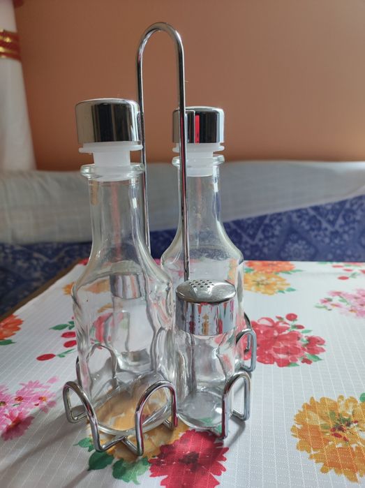 Чисто нов Стъклен Оливерник