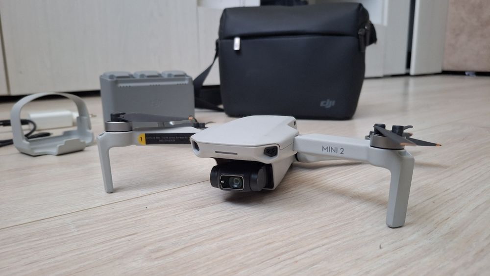Продам дрон dji mini 2 combo