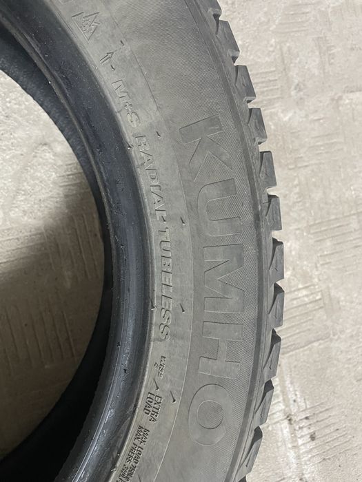 Зимние шипованные шины 215/55/16