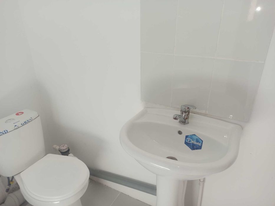 2 хонали уй сотилади. Бўстон шахрида