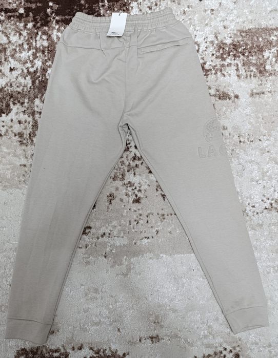 Vând pantalon nou de bărbați