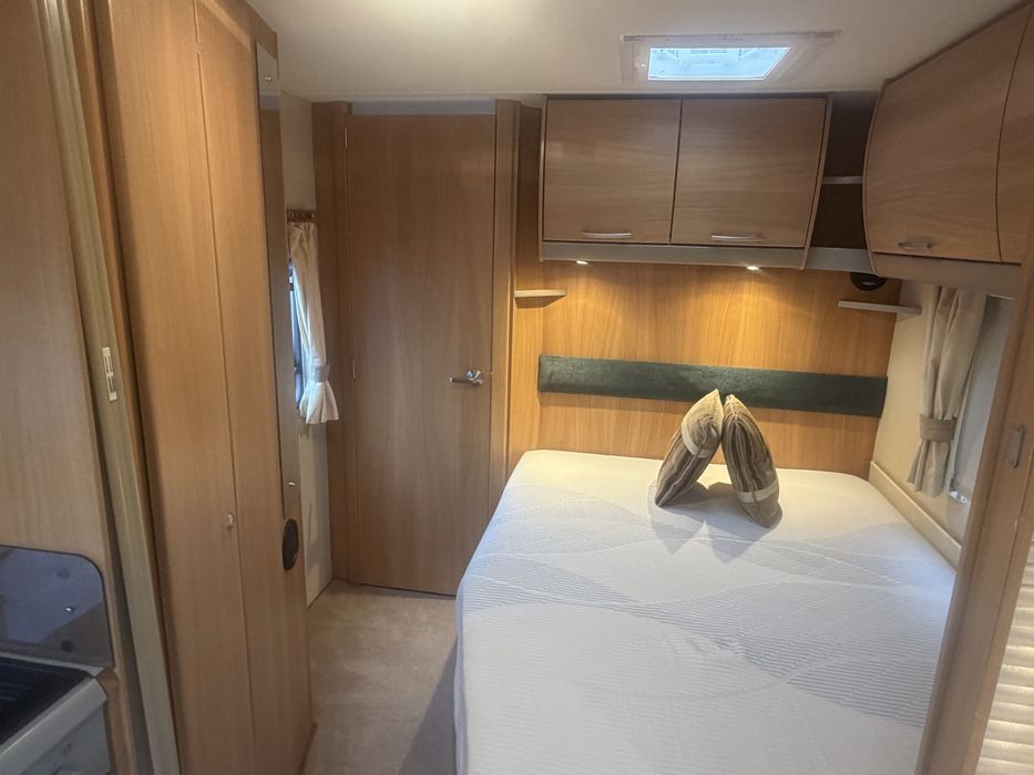 Каравана Swift Charisma-Френска спалня/Форселт/Солар/Платено мито