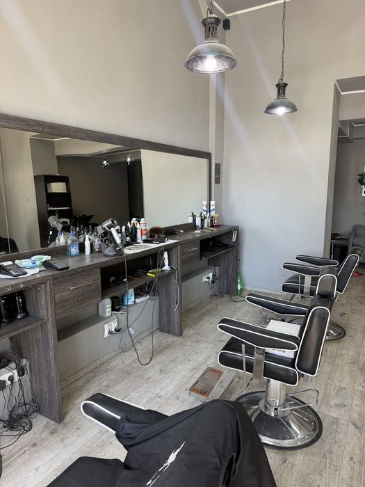 Inchiriez post de lucru PFA/SRL Frizerie / Barbershop
