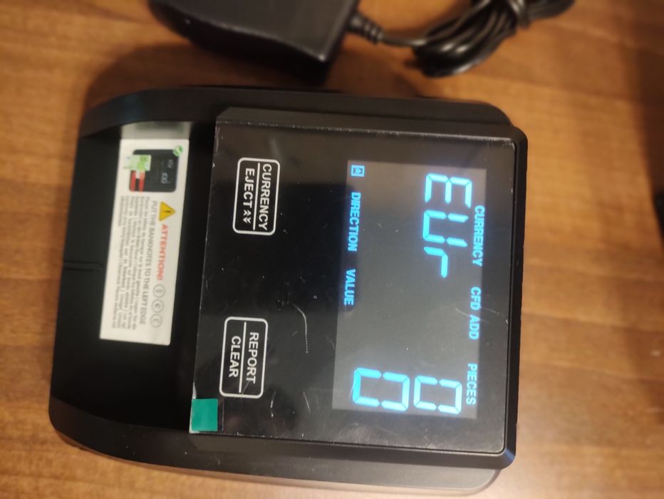 Detector automat bancnote false