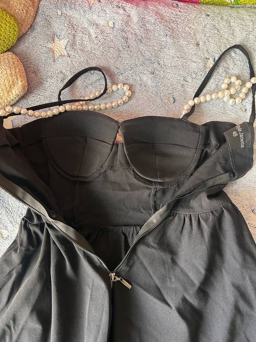 Женское платье до колена