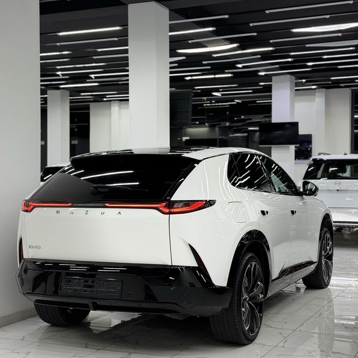 Mazda EZ-60 Hybrid Max