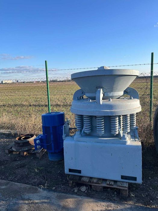 Granulator cu con marca MEM