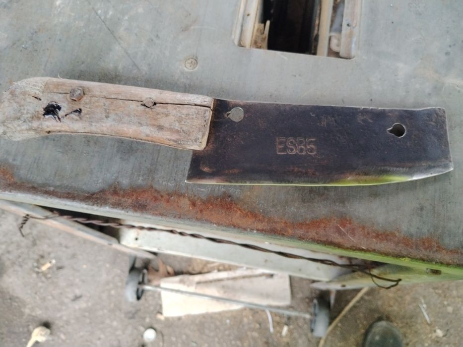 Стар кован масивен сатър