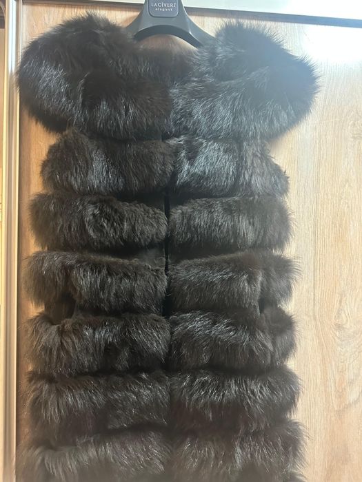 Продам желетку меховую