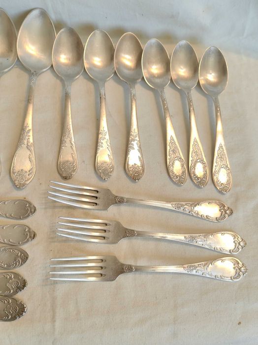 Осемнадесет Руски Соц СССР Посребрени Мелхиор Вилици и Лъжици 1970те