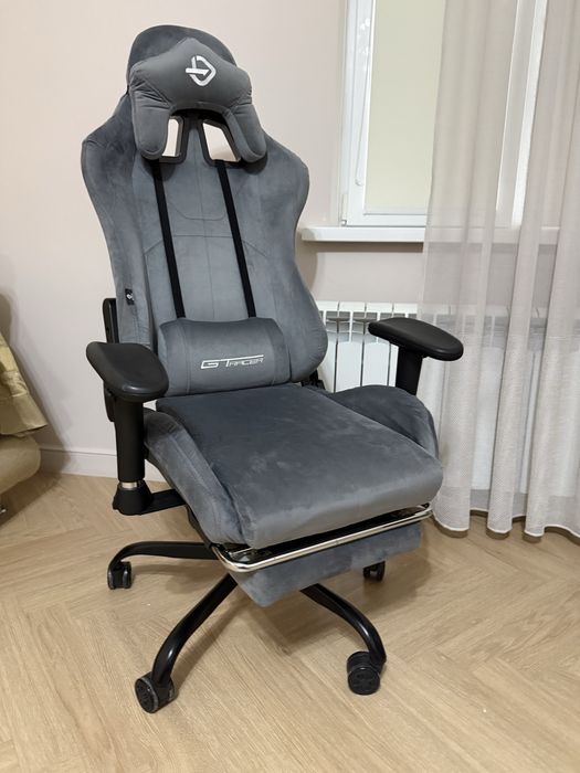 Игровое кресло GT Racer