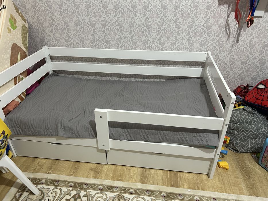 Детский кровать в детскую