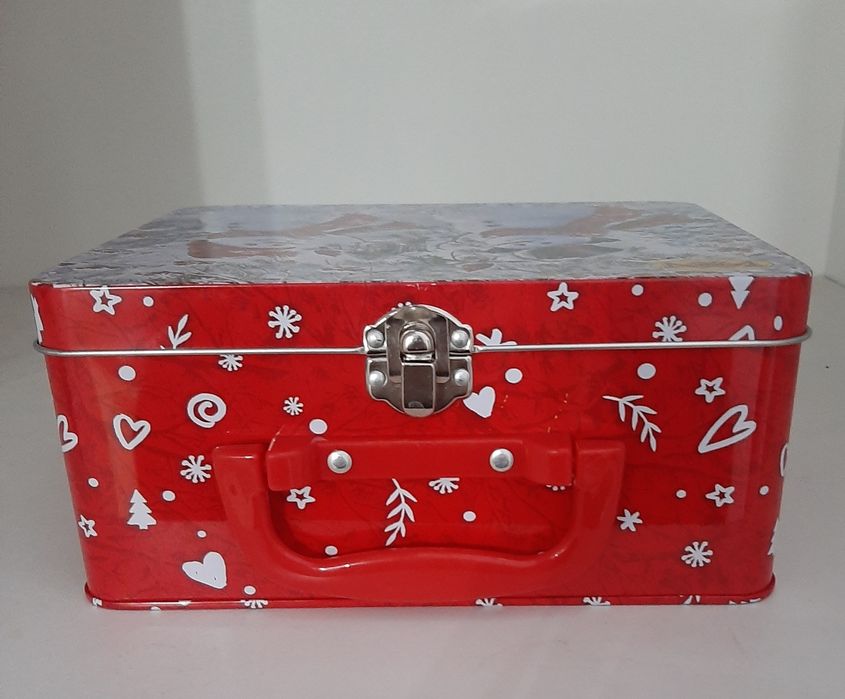 Чемоданчик  в  отличном  состоянии