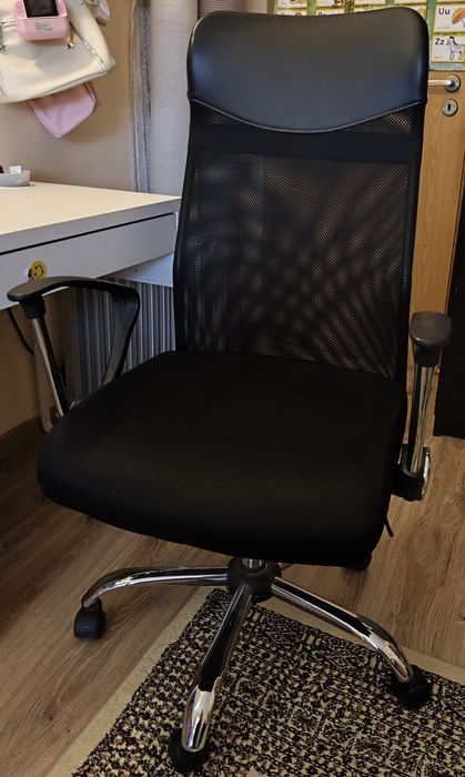 Офис стол с амортисьор