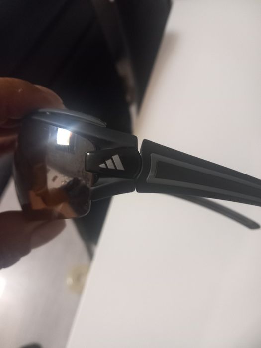 Bună vând ochelari adidas folosiți dar an stare buna