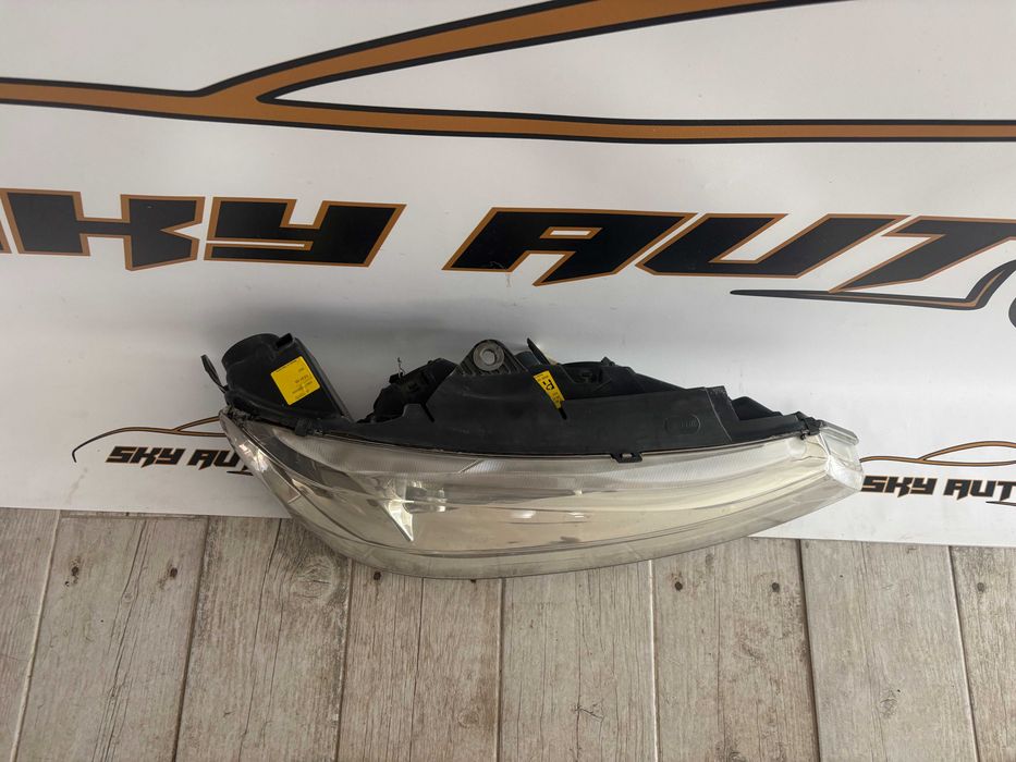 Far dreapta Peugeot 406 facelift dupa 2002 cod 0301175002 Europa