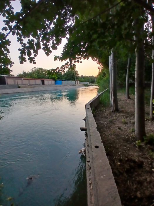 Sotiladi Dom Uchastka Uy Srochna