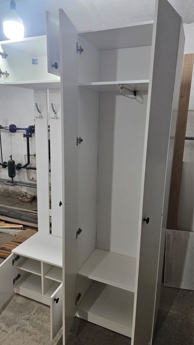 Прихожая продам.