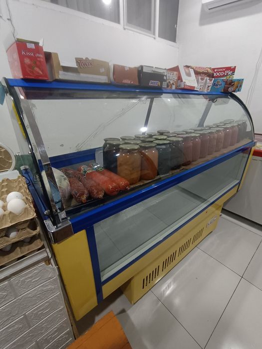 Холодильник витринный